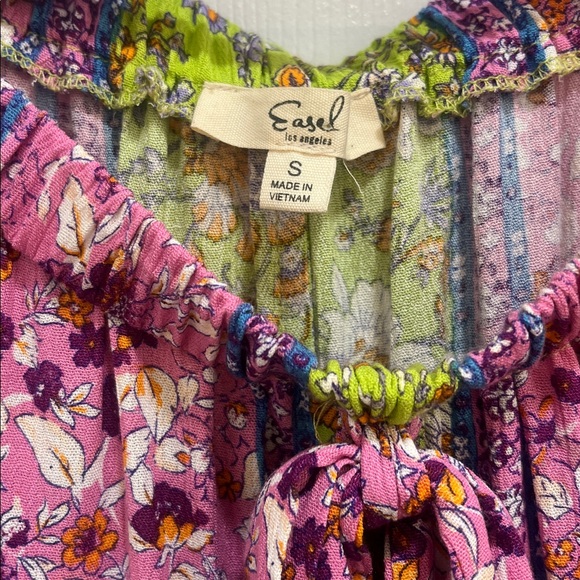 Easel Los Angeles Floral Dress in Pink and Green - Picture 2 of 3